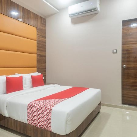 Hotel Blue Executive Near Chhatrapati Shivaji International Airport Мумбаи Экстерьер фото