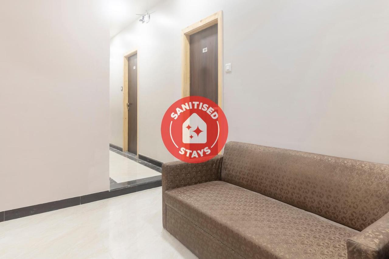 Hotel Blue Executive Near Chhatrapati Shivaji International Airport Мумбаи Экстерьер фото